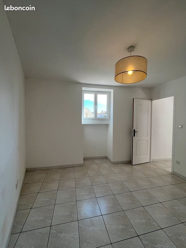 Appartement à louer, 33m², Loupian