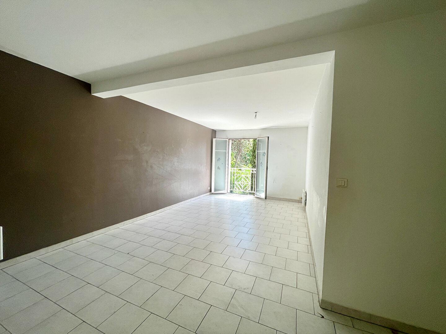 Appartement à louer, 100m², Saint-Cannat