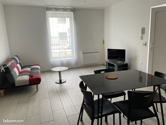 Maison à louer, 50m², Vénissieux