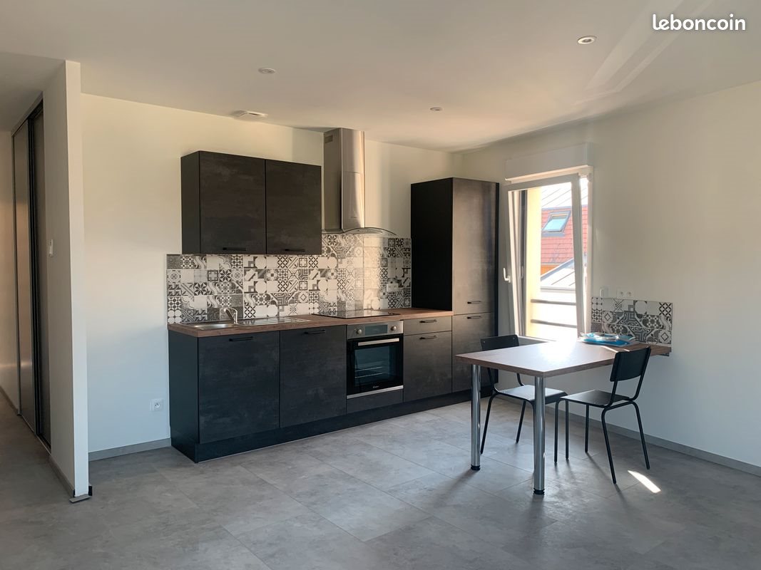 Appartement à louer, 48m², Saint-Julien-les-Villas