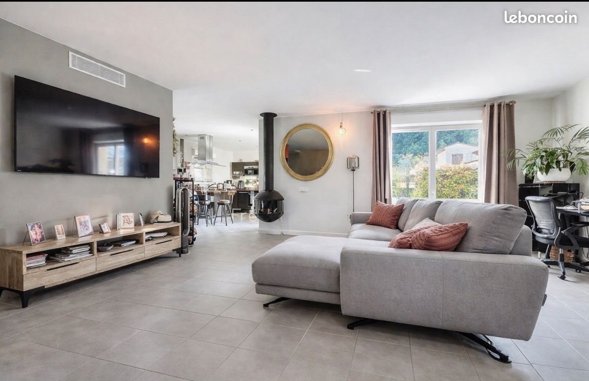 Maison à louer, 117m², La Roquette-sur-Siagne