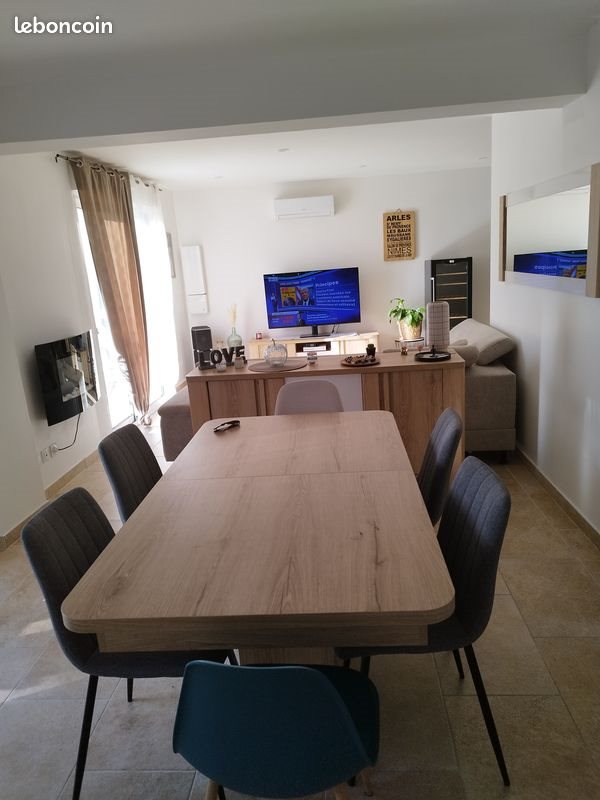 Maison à louer, 124m², Eyguières