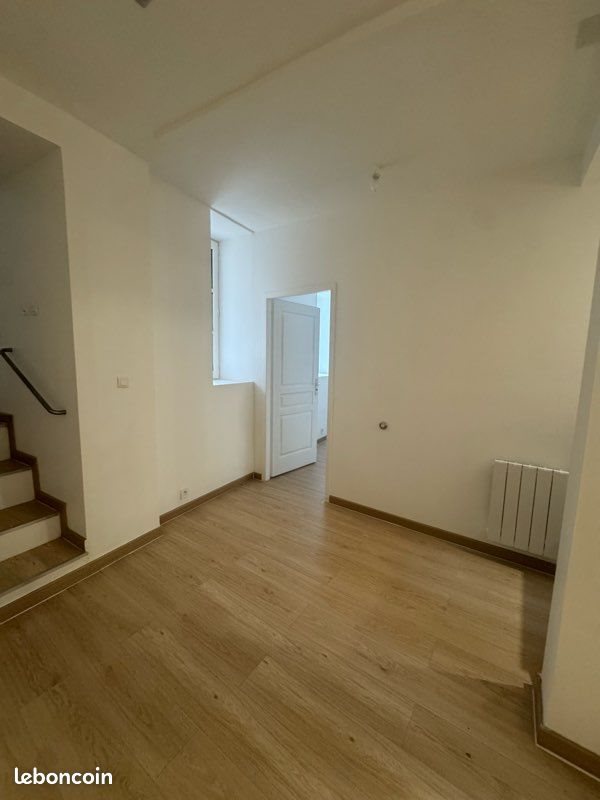 Appartement à louer, 87m², Thizy