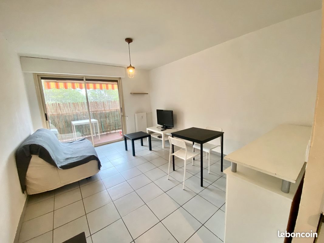 Appartement à louer, 24m², Peymeinade