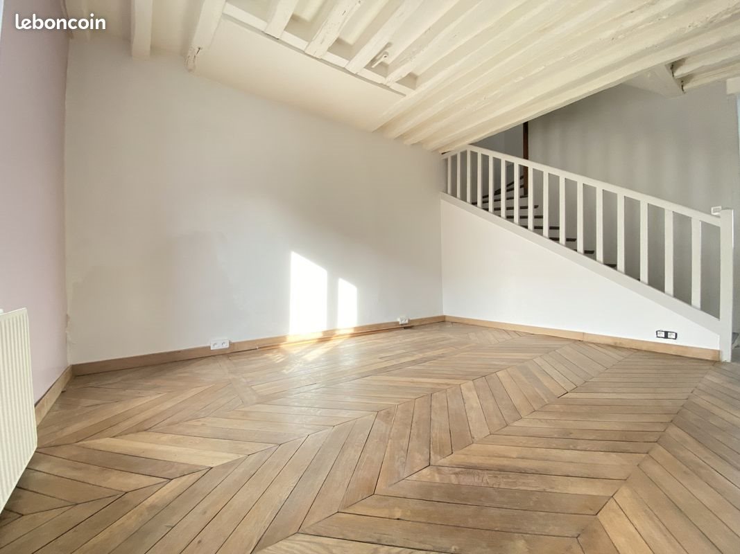 Maison à louer, 111m², Condé-Sainte-Libiaire