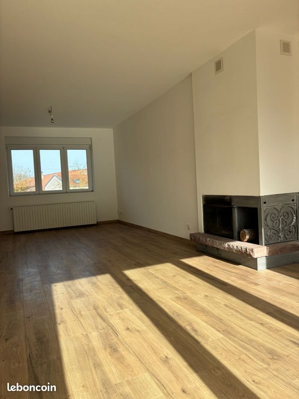 Maison à louer, 168m², Argancy