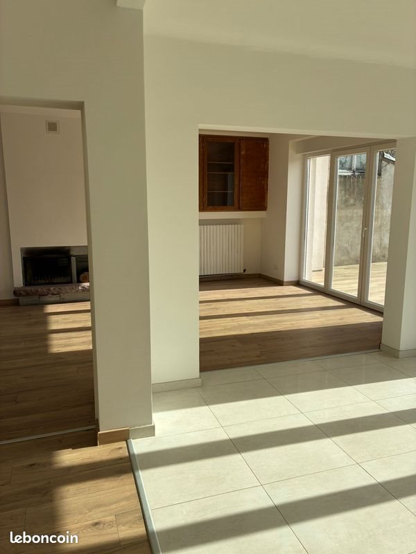 Maison à louer, 168m², Argancy