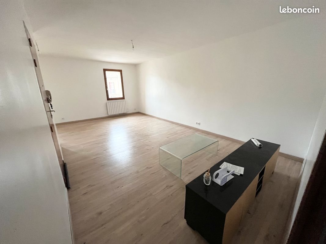 Appartement à louer, 49m², Saint-Zacharie