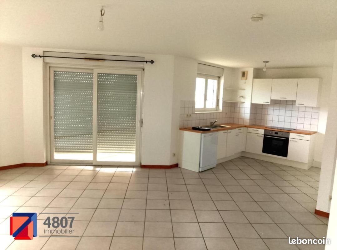 Appartement à louer, 70m², Marignier