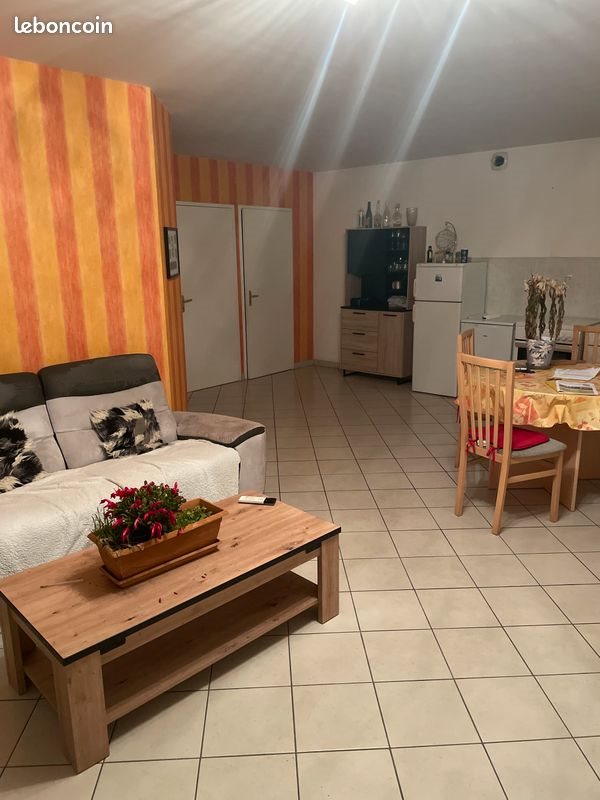 Appartement à louer, 70m², Fleurville
