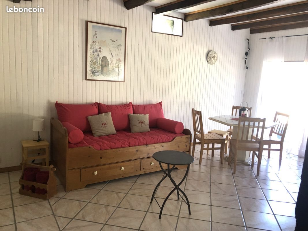 Appartement à louer, 70m², Ménesplet