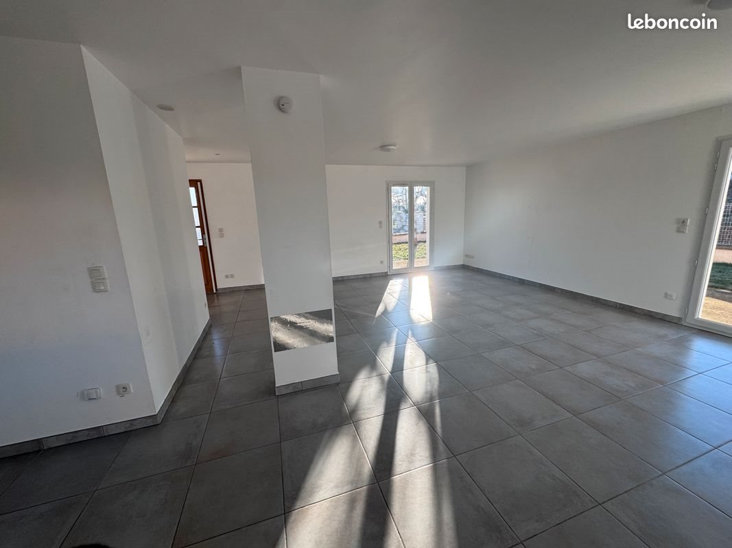 Maison à louer, 104m², Saint-Romain-le-Puy