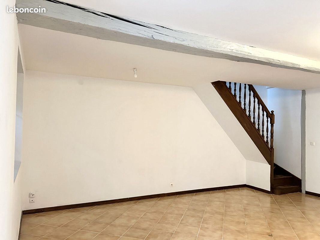 Maison à louer, 77m², Laroche-Saint-Cydroine