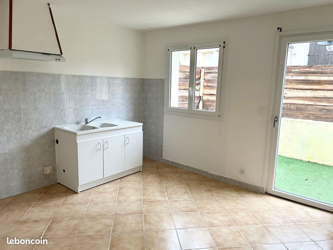 Maison à louer, 77m², Laroche-Saint-Cydroine