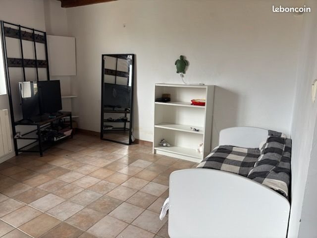 Appartement à louer, 45m², Sauveterre
