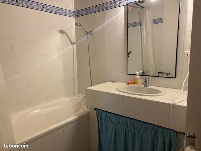 Appartement à louer, 45m², Sauveterre