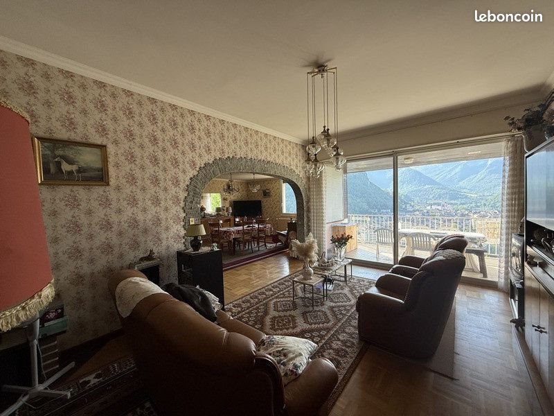 Maison à vendre, 212m², Avignon-lès-Saint-Claude