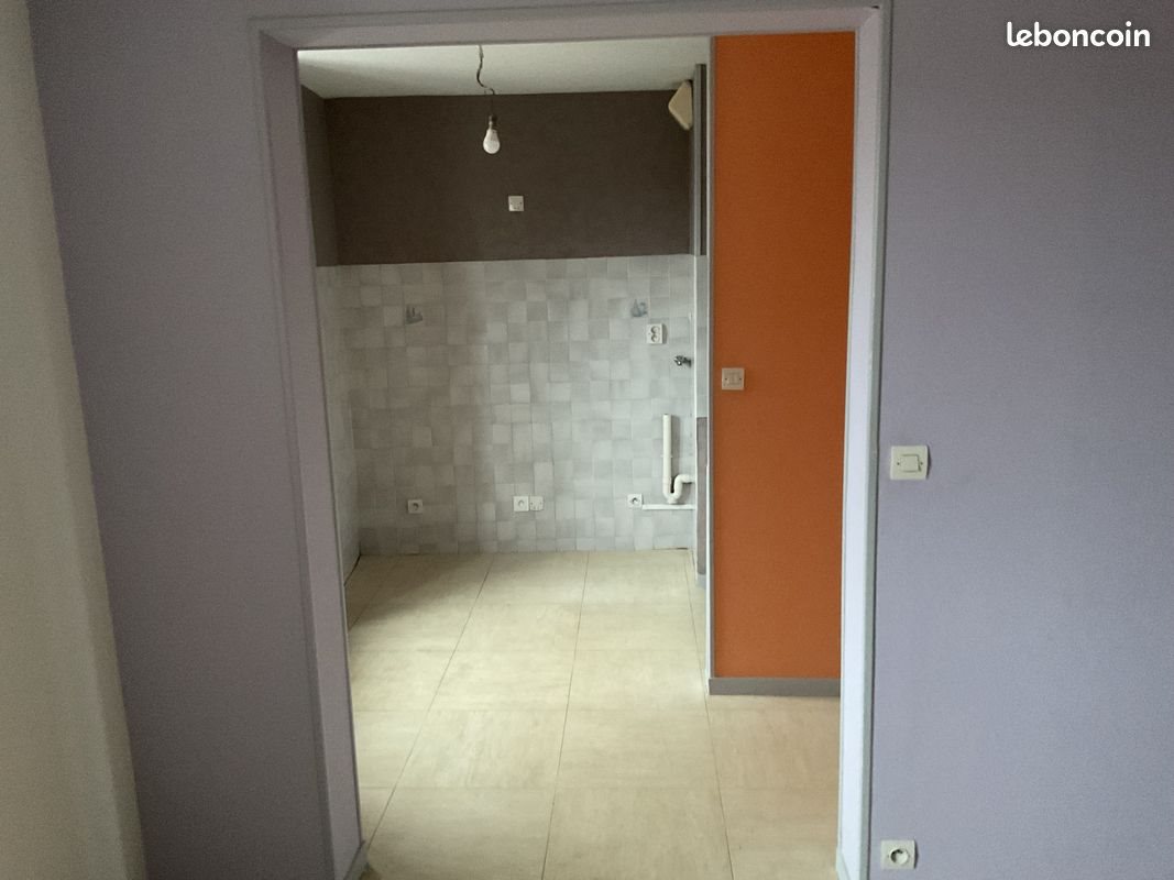 Appartement à louer, 43m², La Roche-en-Brenil