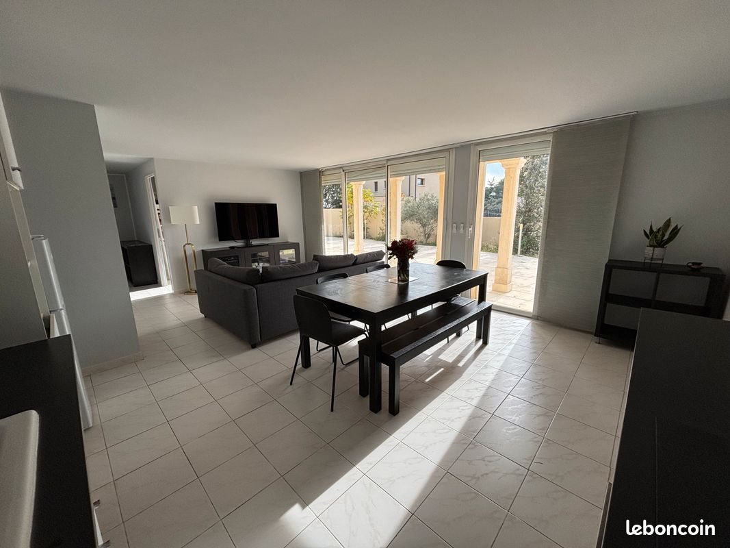 Appartement à louer, 80m², Nîmes