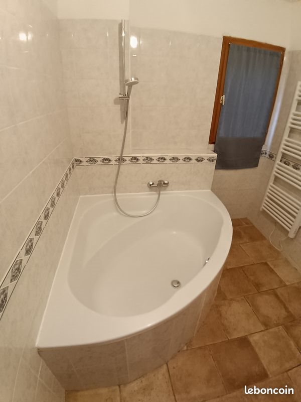 Maison à louer, 82m², Pieusse