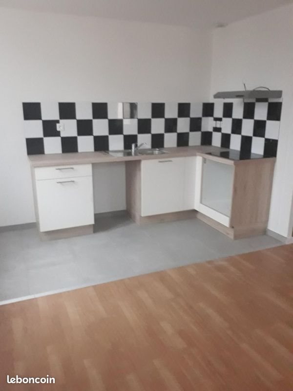 Appartement à louer, 71m², Chalais