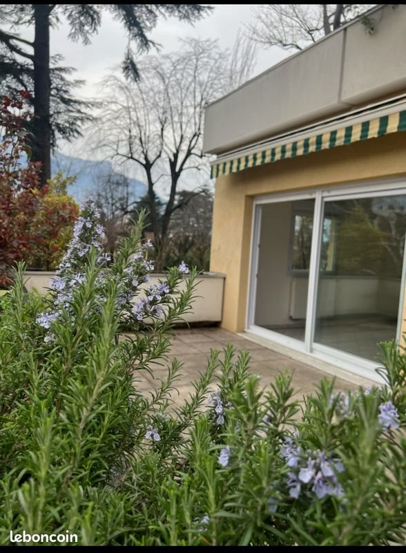 Appartement à louer, 68m², Saint-Egrève