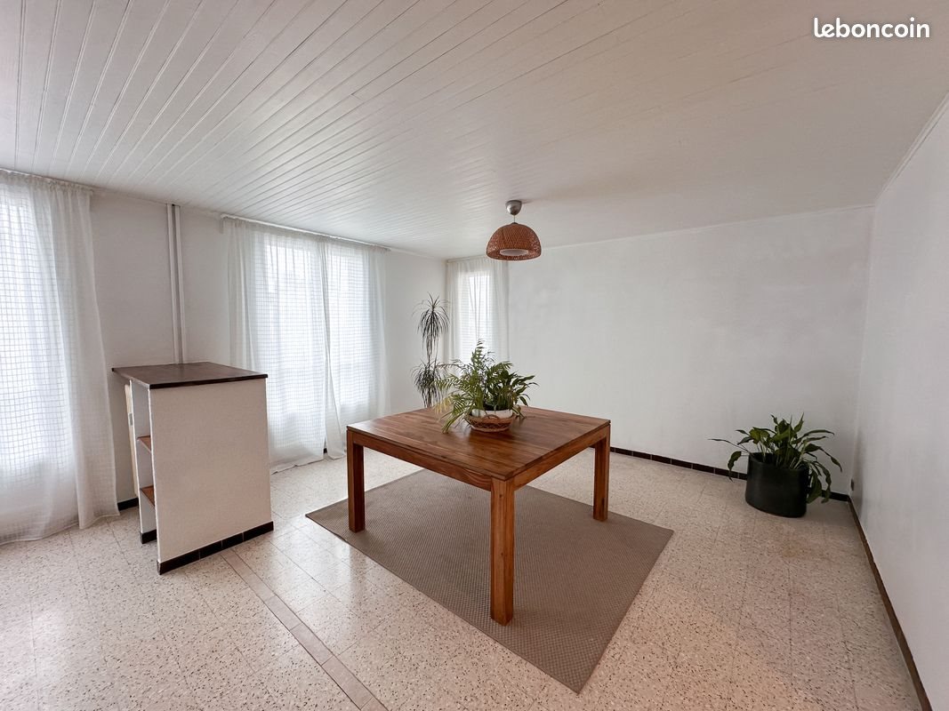 Appartement à louer, 83m², Roquefort-la-Bédoule