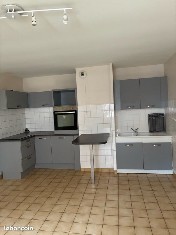 Appartement à louer, 70m², Sablons