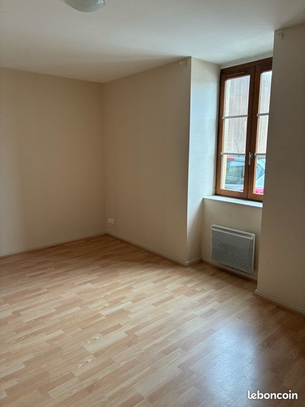 Appartement à louer, 70m², Sablons