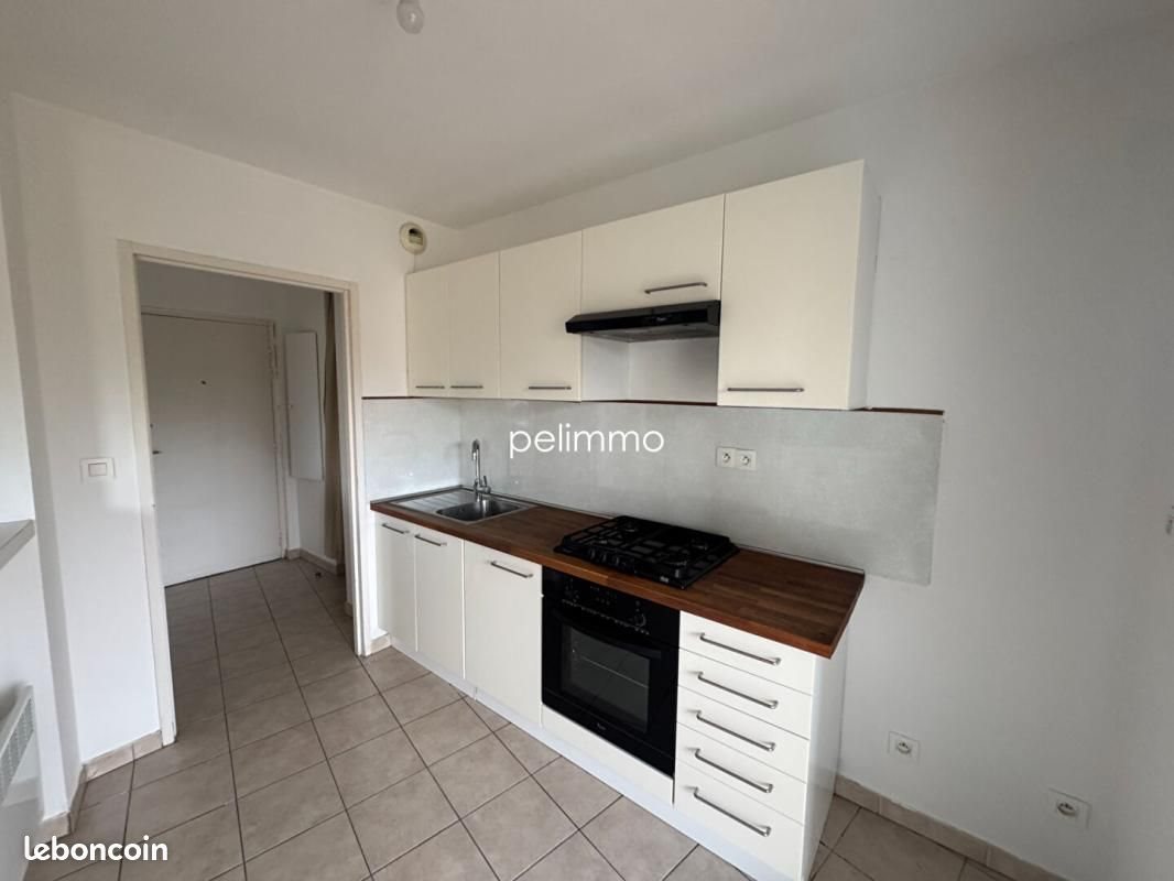 Appartement à louer, 67m², Pélissanne