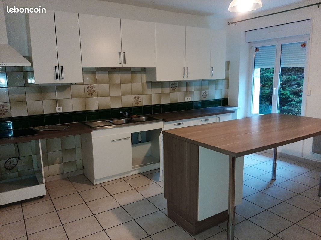 Appartement à louer, 120m², Arzens
