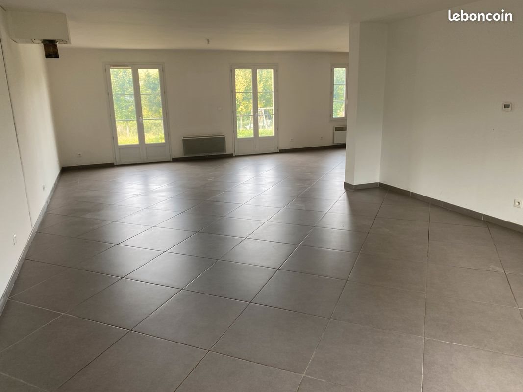 Maison à louer, 140m², Goincourt