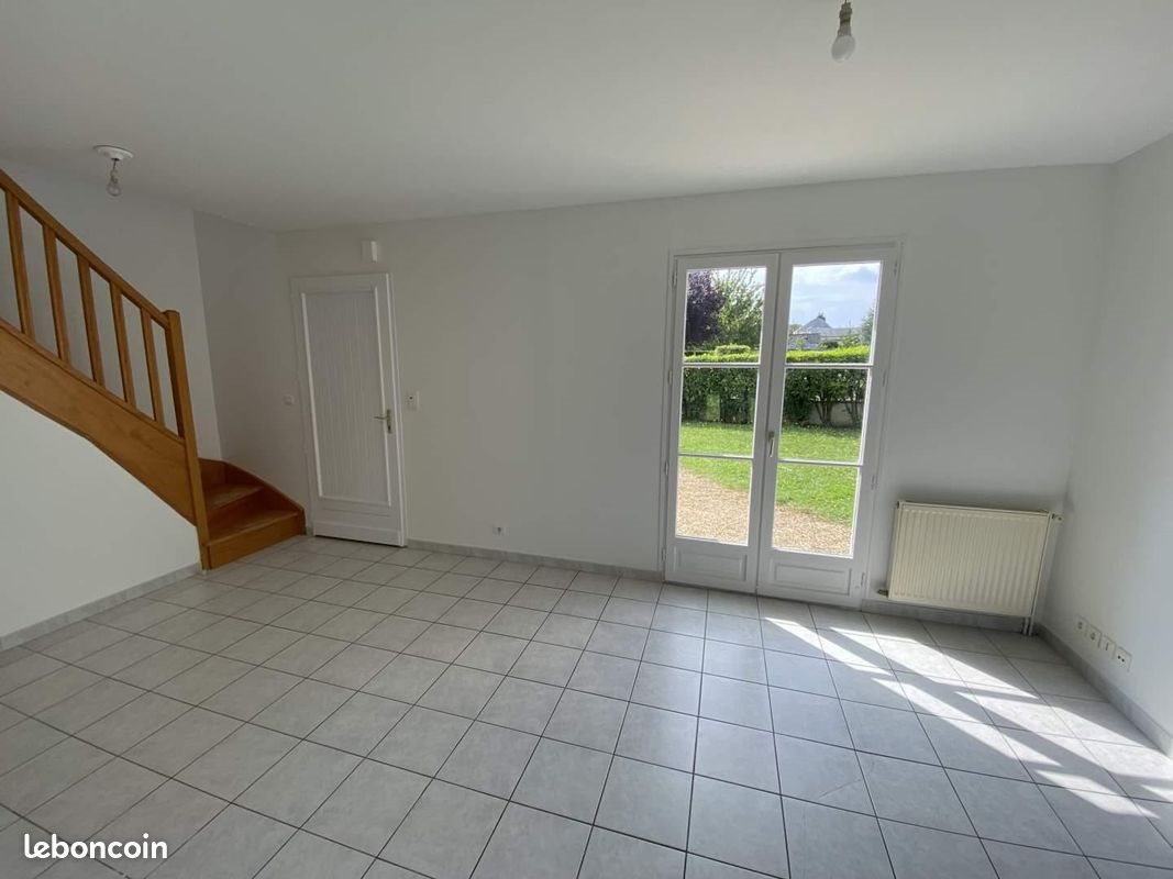 Maison à louer, 83m², Vernantes