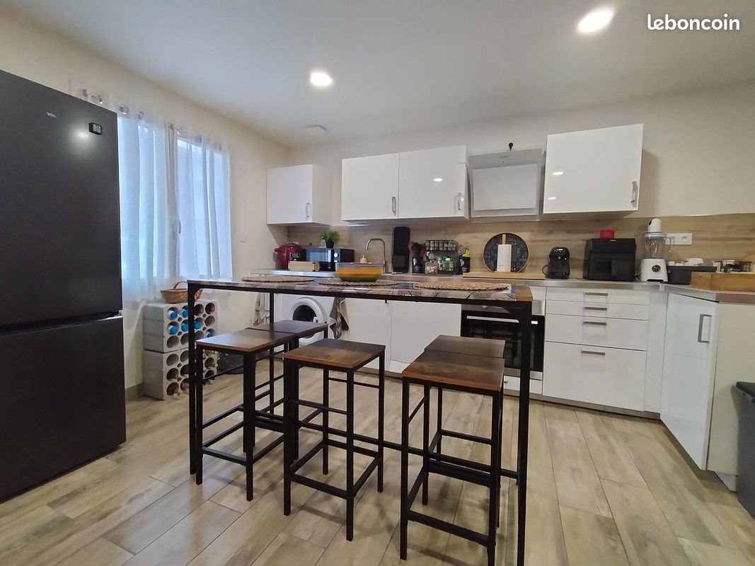 Appartement à louer, 70m², Saint-Beauzire