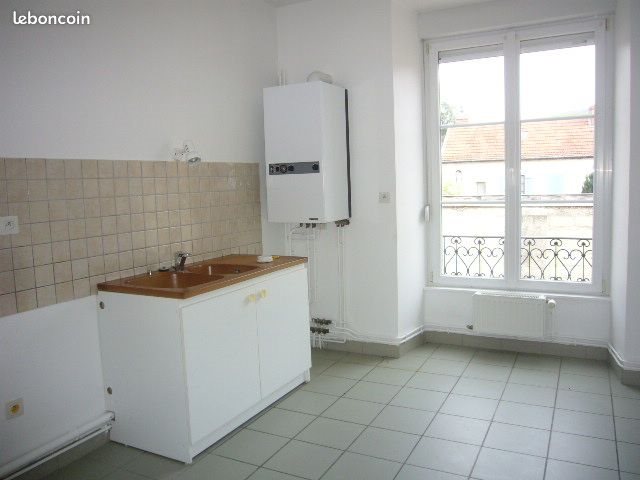 Appartement à louer, 76m², Ay