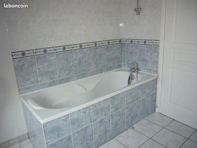 Appartement à louer, 76m², Ay