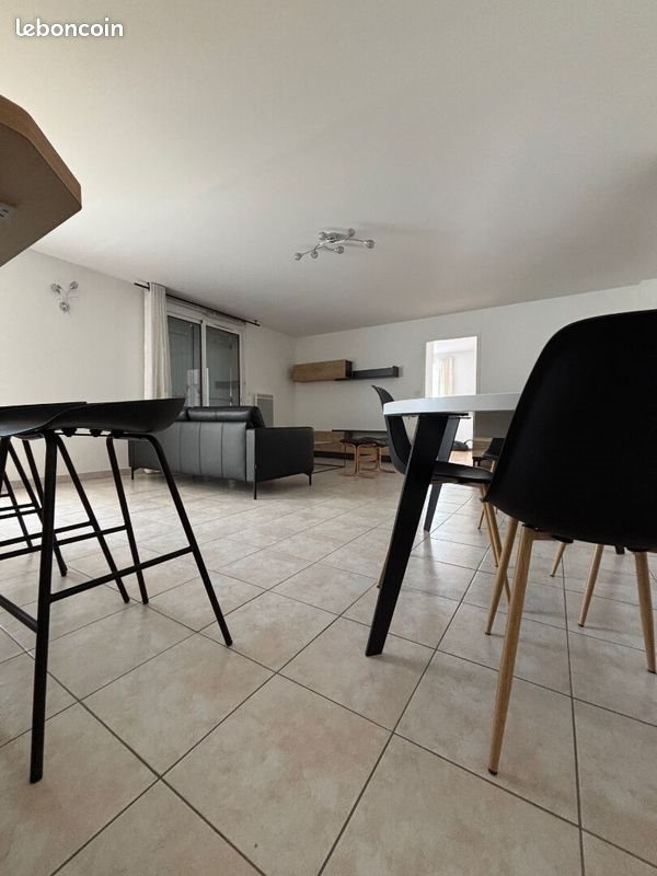 Appartement à louer, 89m², Pont-l'Abbé