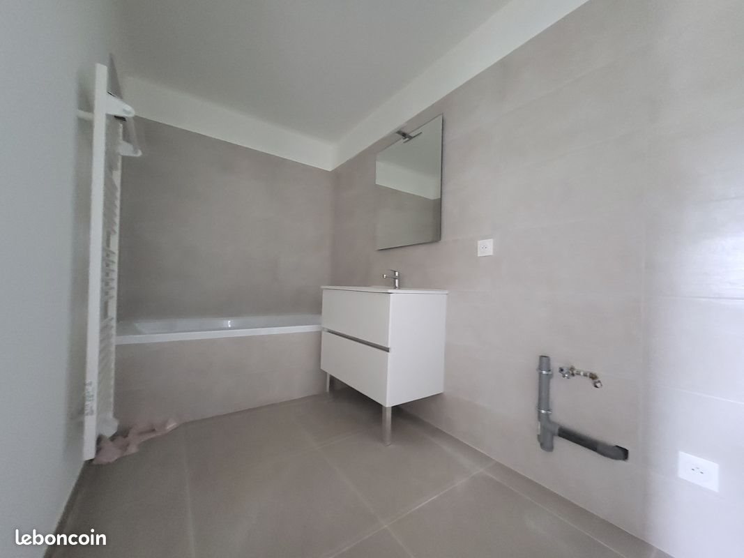 Maison à louer, 80m², Brignoles