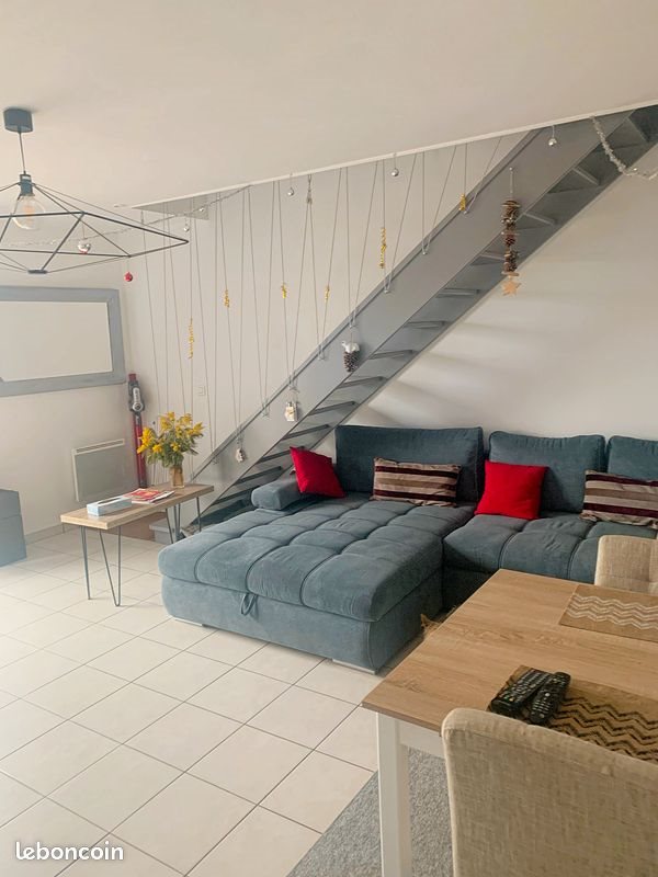 Maison à louer, 69m², Belley