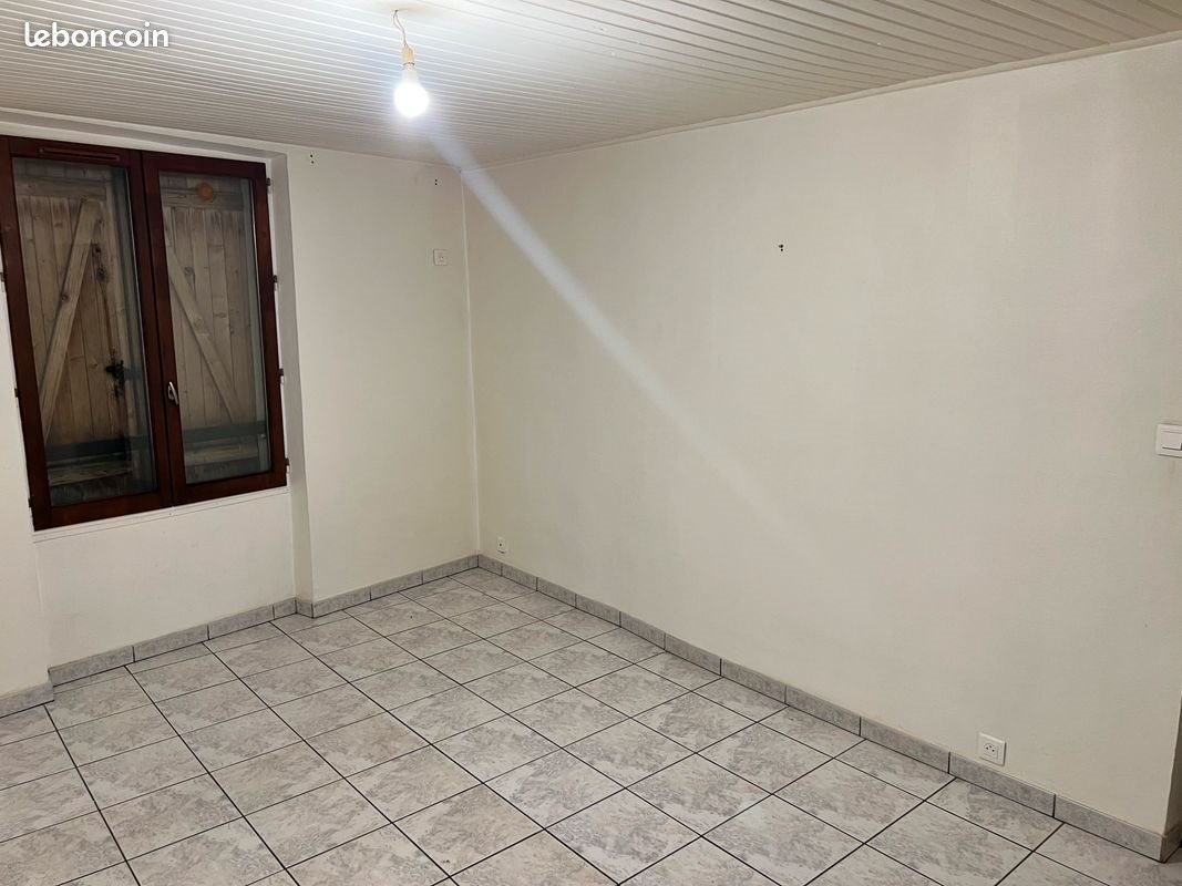 Appartement à louer, 59m², Marines