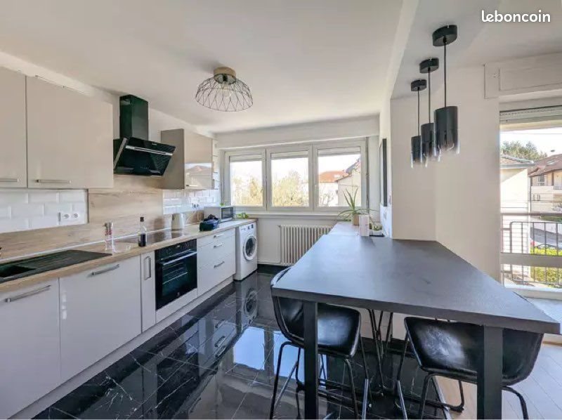 Appartement à louer, 82m², Gex