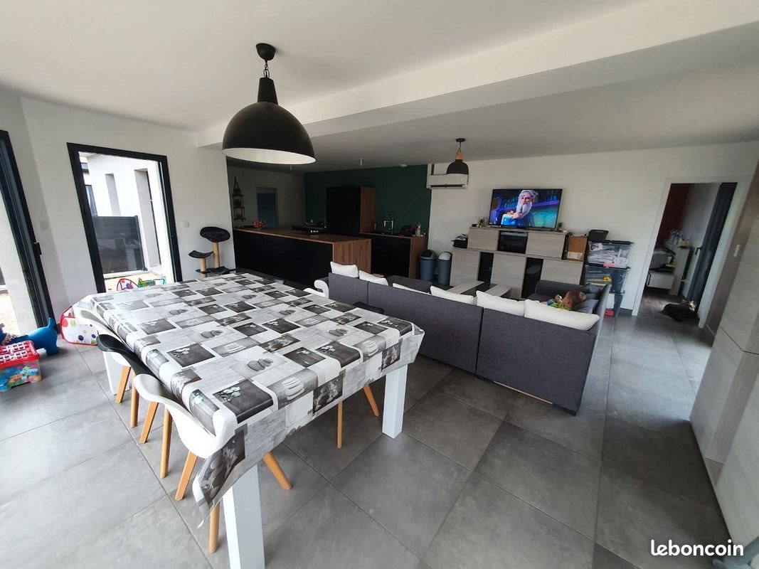 Maison à vendre, 131m², Saint-Laurent-de-Brèvedent