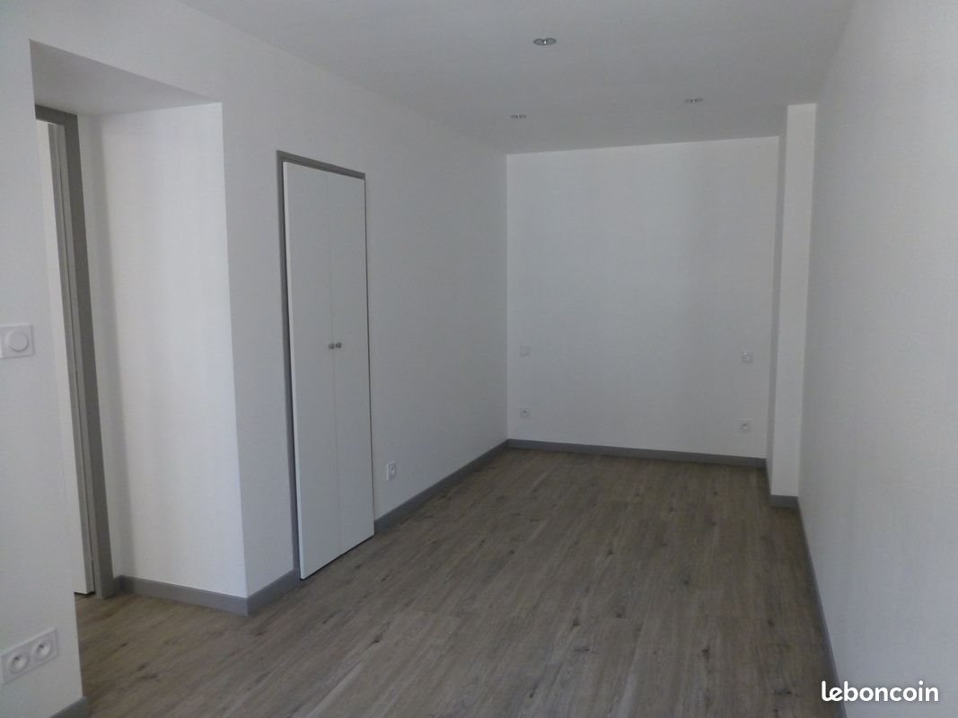 Appartement à louer, 3m², Saint-Claude