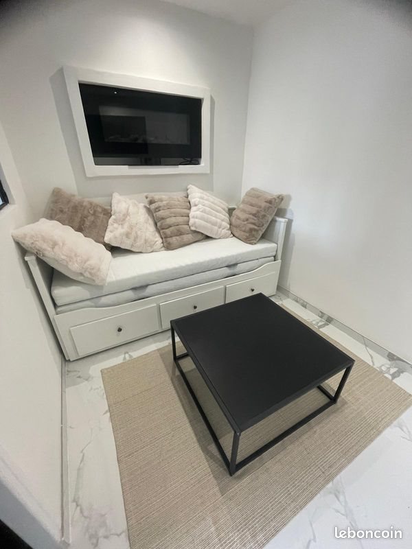 Appartement à louer, 30m², Pélissanne