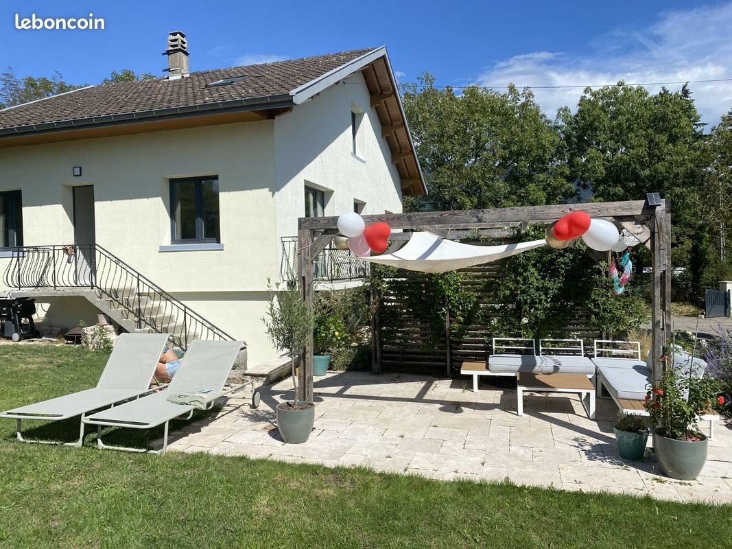 Maison à louer, 200m², Gex