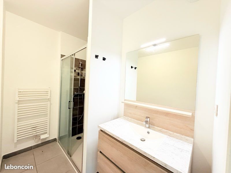 Appartement à louer, 40m², Pont-Evêque