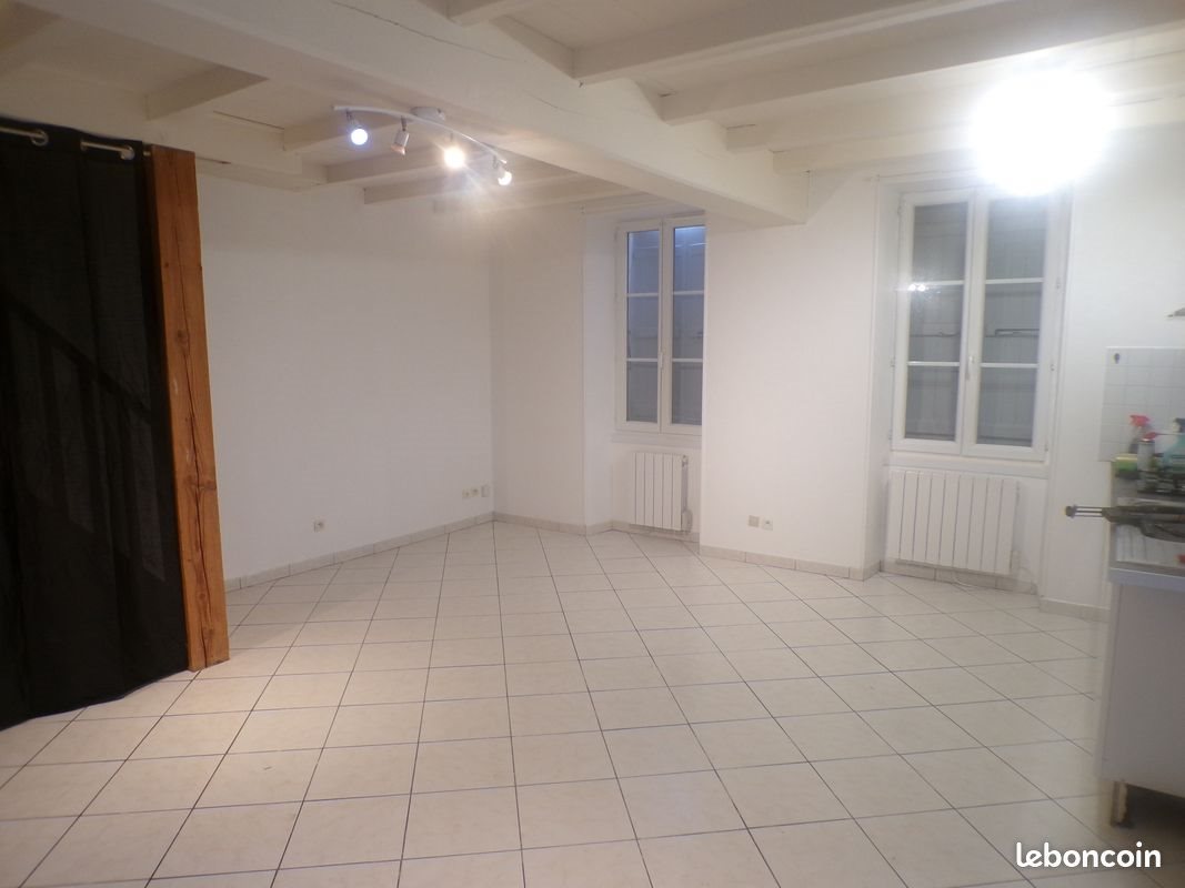 Appartement à louer, 60m², Pont-l'Abbé-d'Arnoult