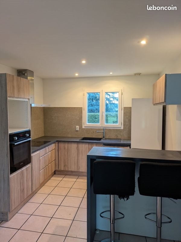 Maison à louer, 90m², Adé