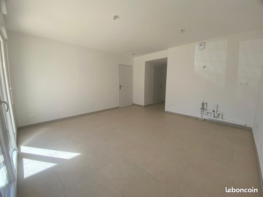 Appartement à louer, 58m², Peyrolles-en-Provence