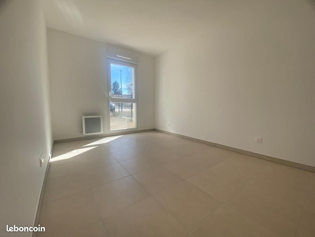 Appartement à louer, 58m², Peyrolles-en-Provence